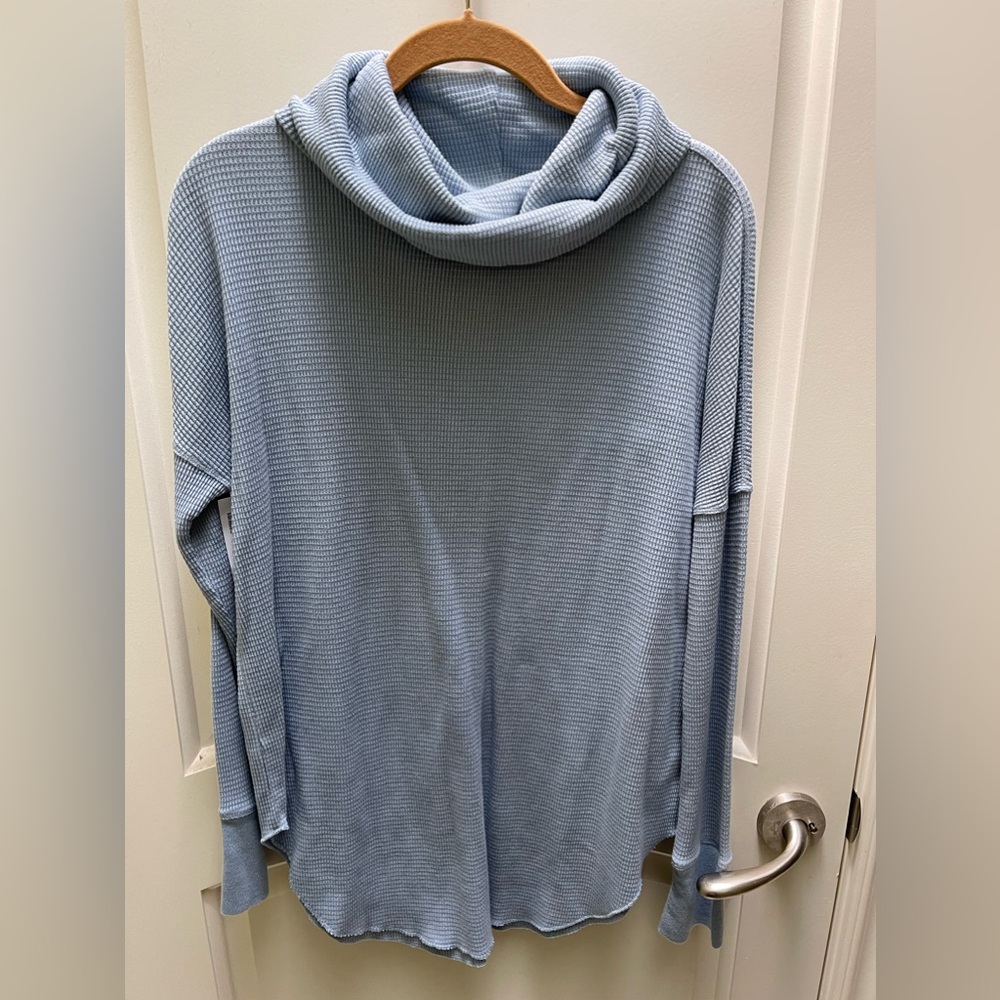NWT Artizia top!